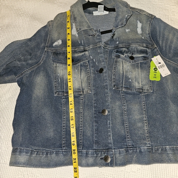 NWT Lane Bryant Short Denim Jean Jacket with Distressing - Picture 8 of 8